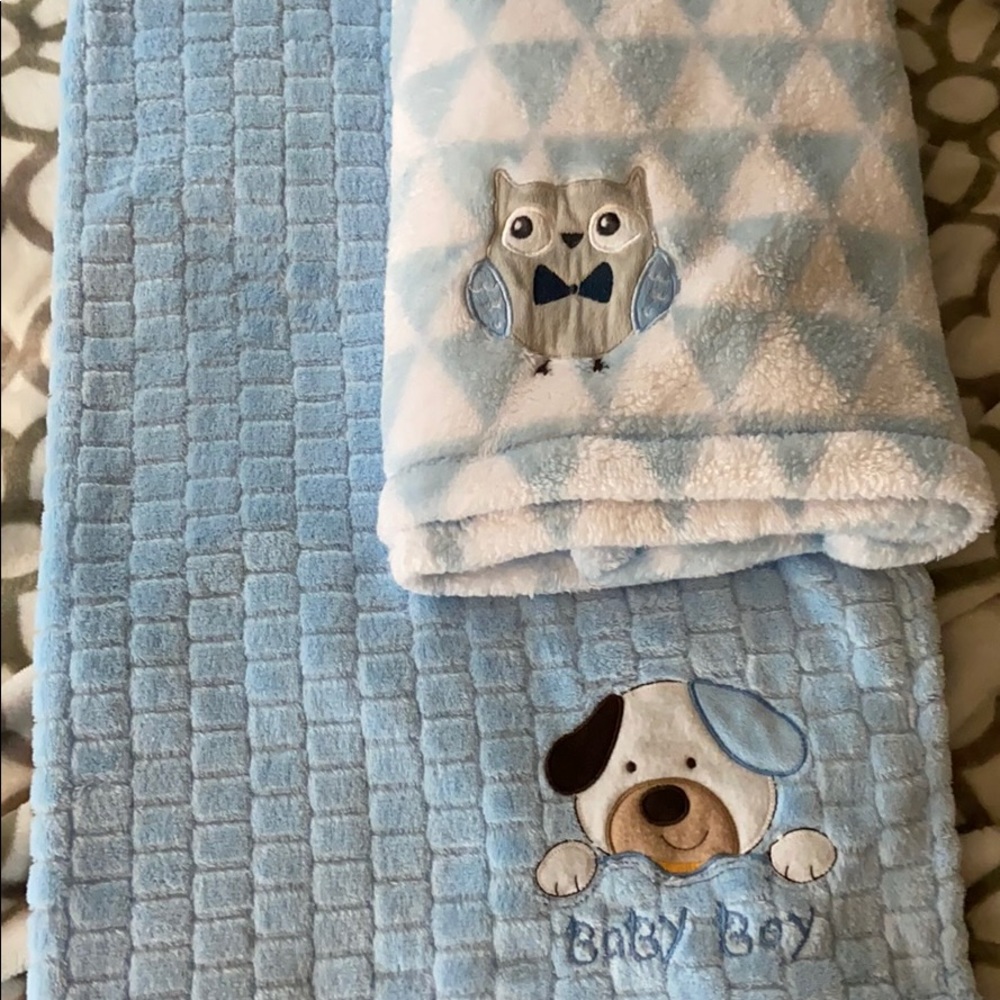 2 plush blankets for baby boy